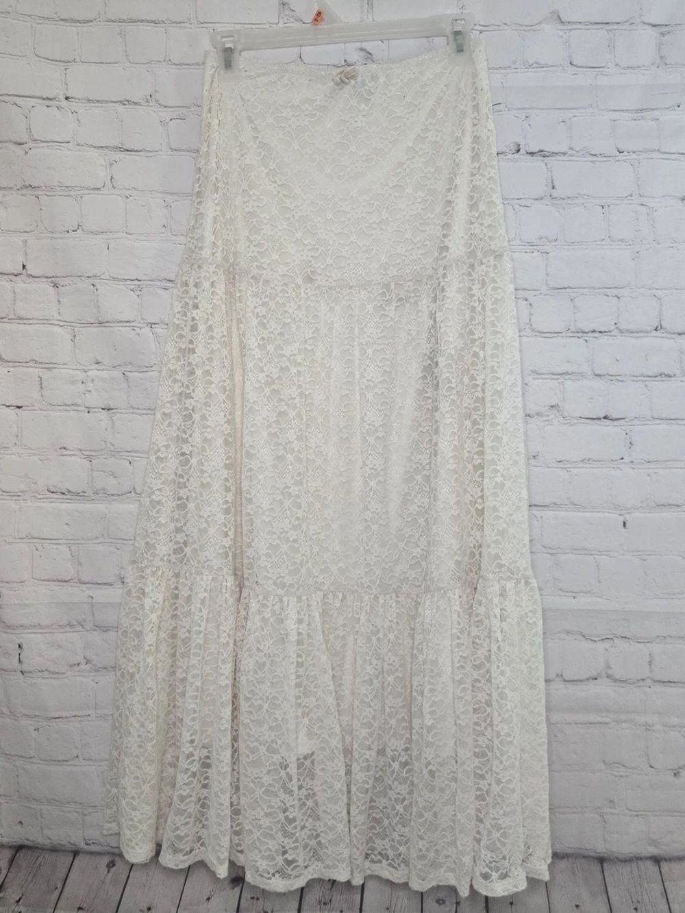 Floral lace skirt with layers